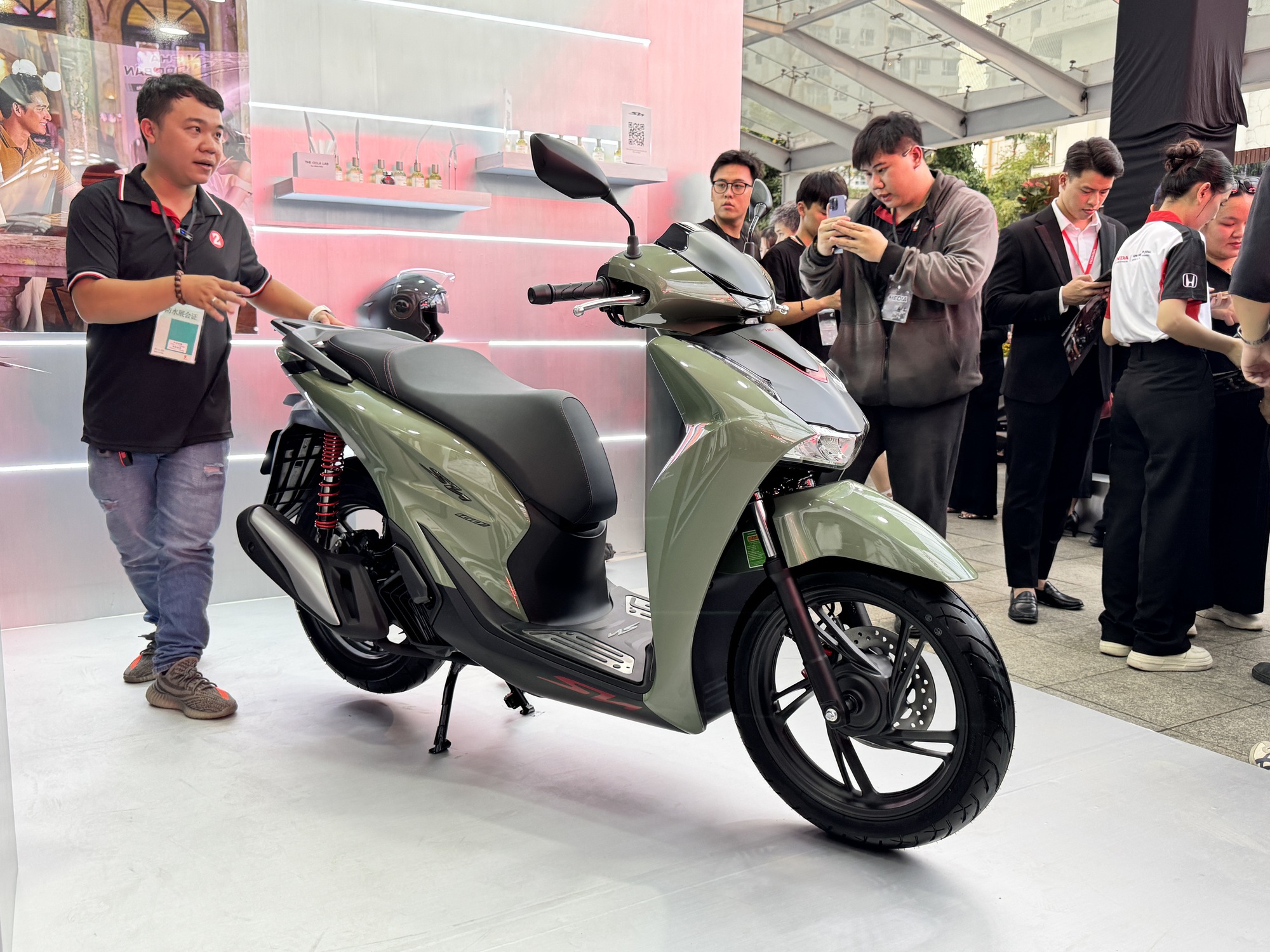 nh Gi Chi Ti t Xe Honda SH 2026 M i Ra M t Th Gi i Xe G p nh Gi Chi Ti t Xe Honda SH 2026 M i Ra M t Th Gi i Xe G p